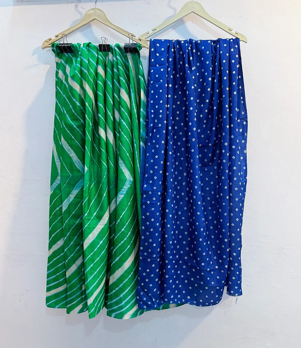 Pure Handloom Tussar Silk Leheriya Saree with Bandhani Pallu (Green, Blue) ✨ - Image 2