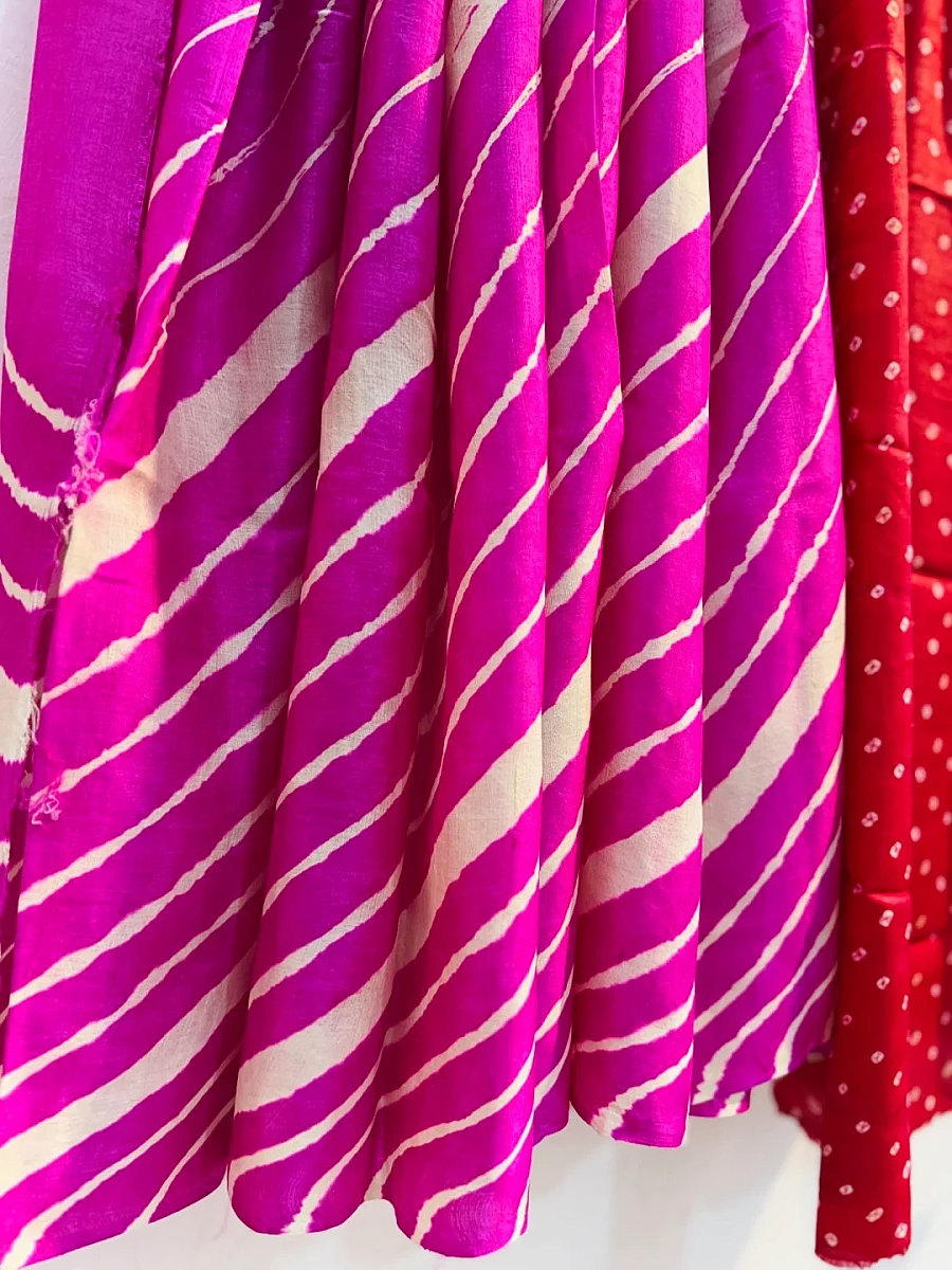 Pure Handloom Tussar Silk Leheriya Saree with Bandhani Pallu (Purple, Red) ✨ - Image 2