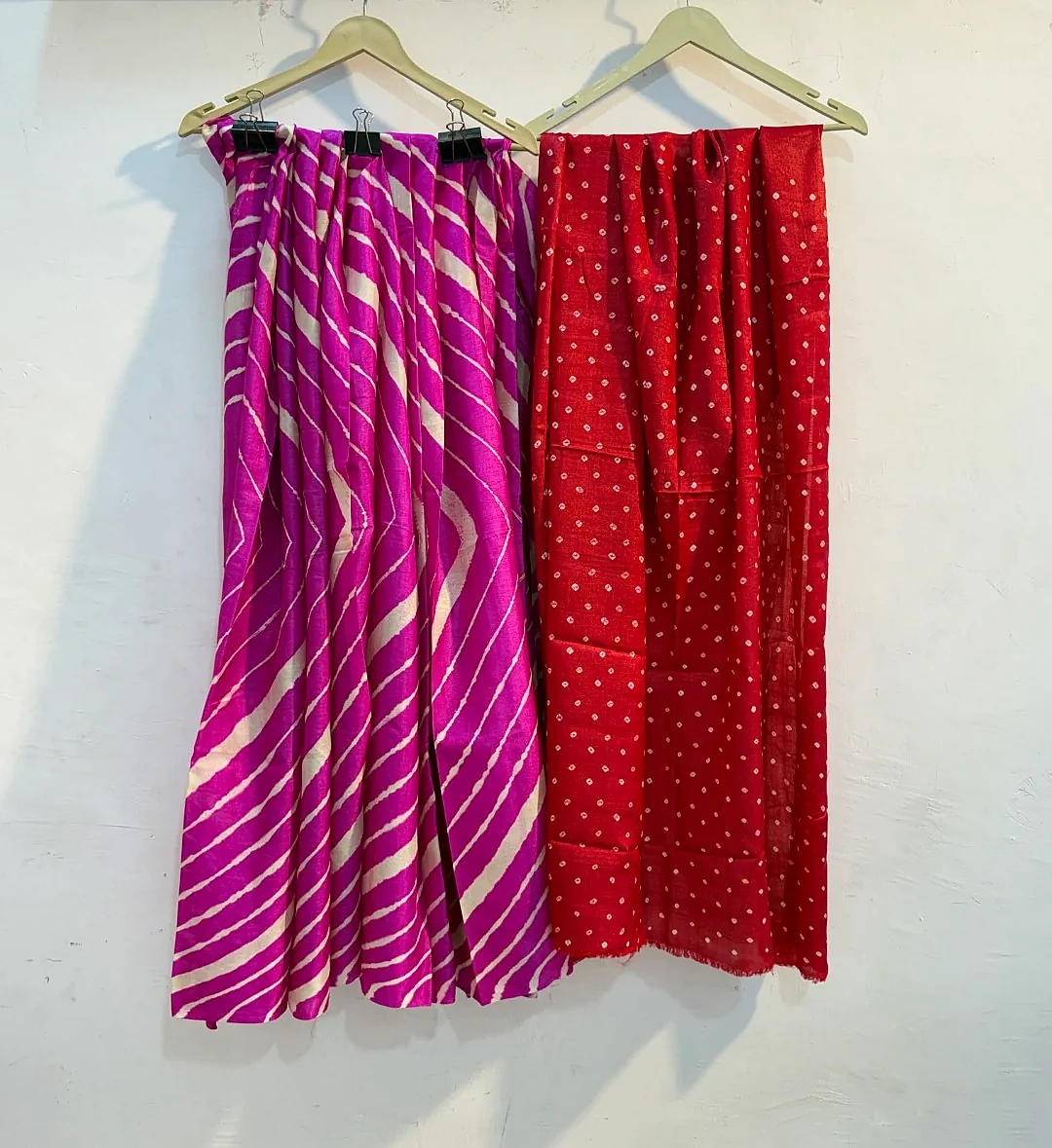 Pure Handloom Tussar Silk Leheriya Saree with Bandhani Pallu (Purple, Red) ✨ - Image 3