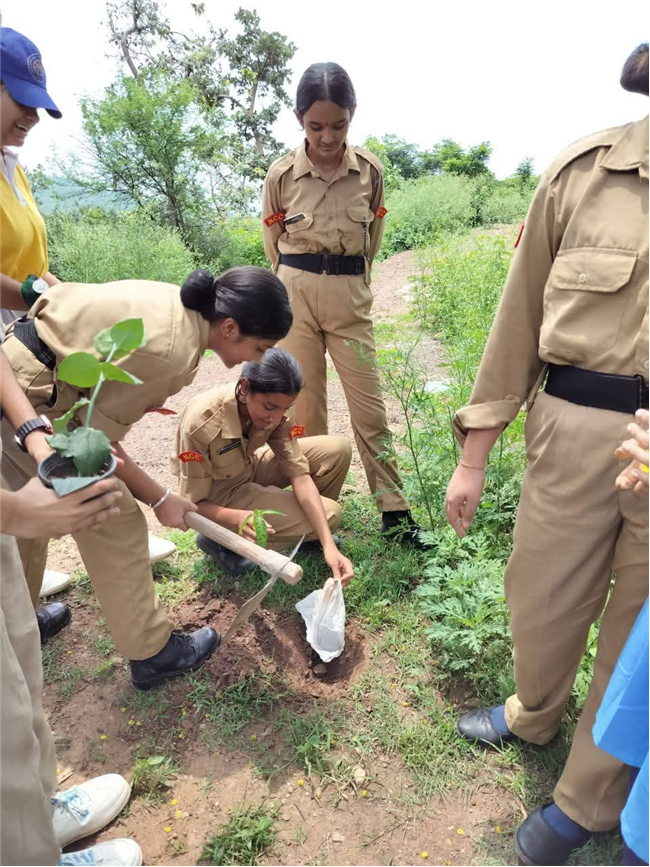 A Tree for Mother – A Tribute by Alpine Students