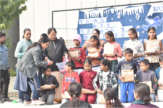 Joy of Christmas with Our Non-Formal Students on 21.12.2024