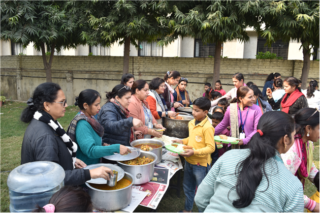 Joy of Christmas with Our Non-Formal Students on 21.12.2024
