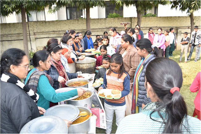 Joy of Christmas with Our Non-Formal Students on 21.12.2024