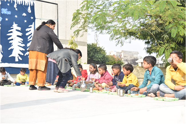 Joy of Christmas with Our Non-Formal Students on 21.12.2024