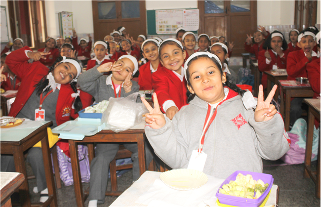 LITTLE CHEFS - MAGIC MEALS (L.K.G - II)