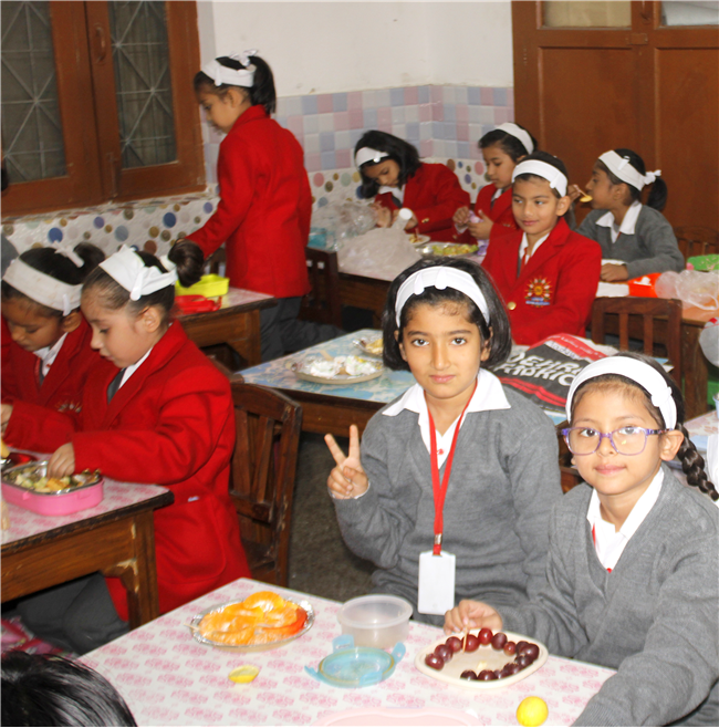 LITTLE CHEFS - MAGIC MEALS (L.K.G - II)