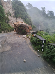 Nature's fury hits Mussoorie