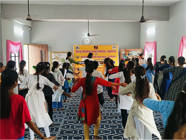 Kathak workshop at GMPS day 4