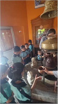 STUDENTS SHIV MANDIR VISIT