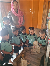 STUDENTS SHIV MANDIR VISIT