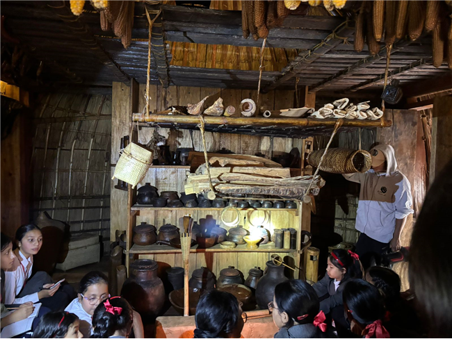 Class VI Educational Tour