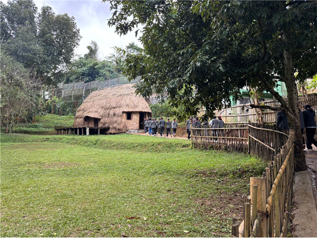 Class VI Educational Tour