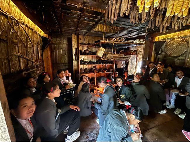 Class VI Educational Tour