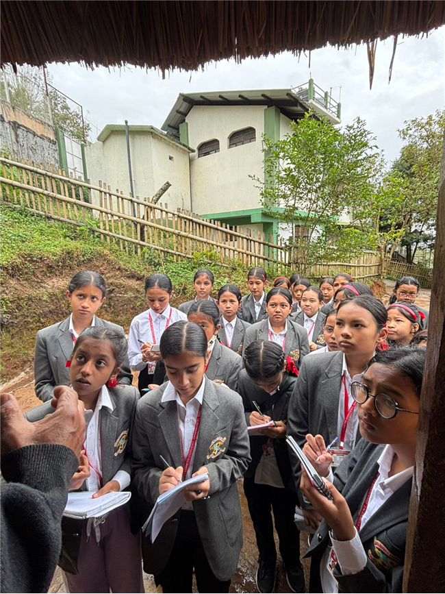 Class VI Educational Tour