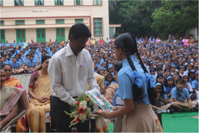 Farewell of Mr. Rakesh Lakra(Supervisor)