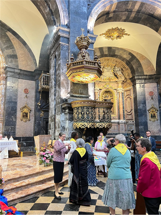 Mary Ward's two institutes unite