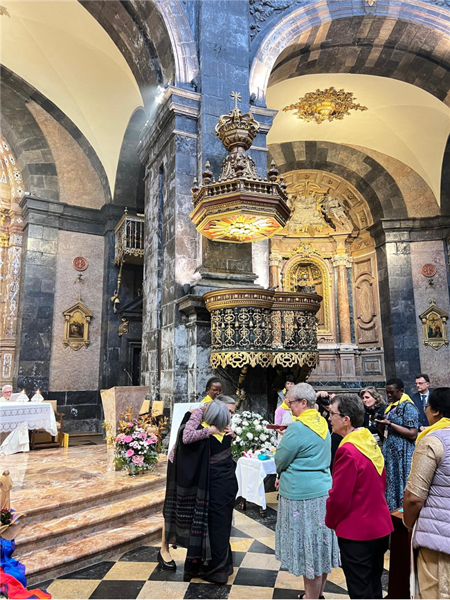 Mary Ward's two institutes unite