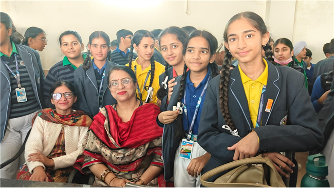 Educational Visit to Avani Textiles, Bhindra