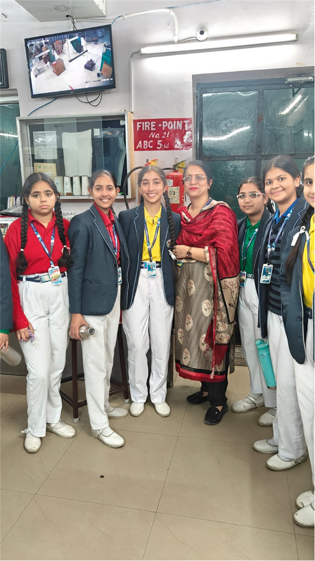 Educational Visit to Avani Textiles, Bhindra