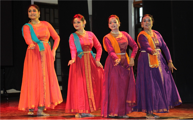 Kathak performance at Loreto House