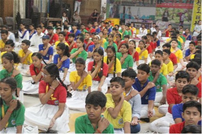 ROLE OF YOGA & MEDITATION ON STRESS MANAGEMENT