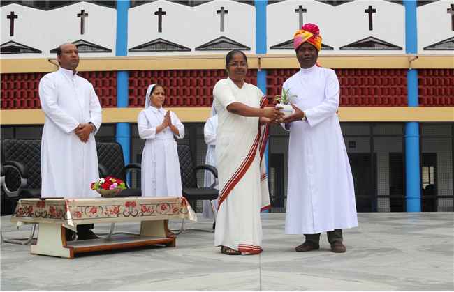 SCHOOL EXTENDS WARM WELCOME TO NEW TREASURER FR. ANIL LAKRA