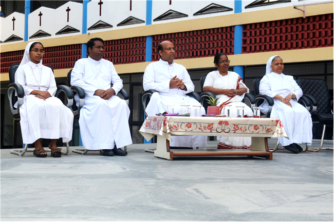 SCHOOL AND MANAGEMENT DAY