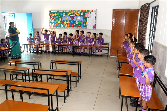 CHAIR ZUMBA WITH NUMBERS ACTIVITY  OF CLASS L.K.G.