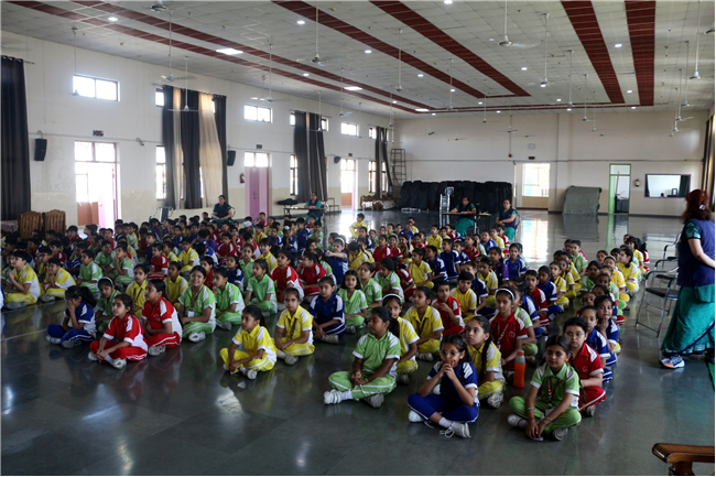 HINDI POEM RECITATION COMPETITION FOR CLASS IV