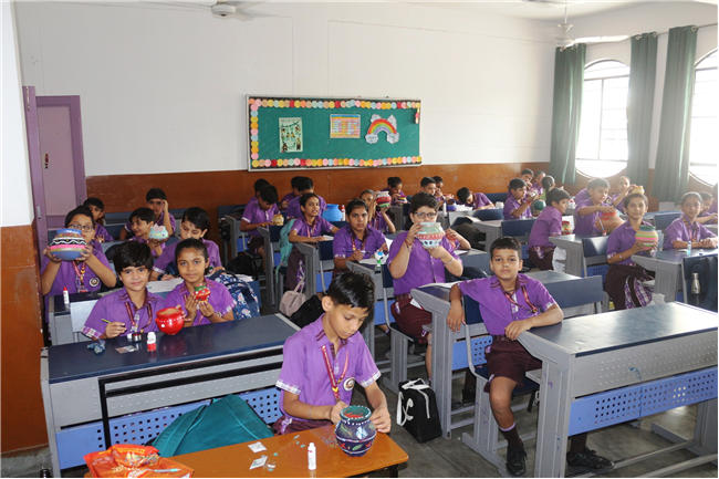 POT DECORATION COMPETITION OF CLASS V