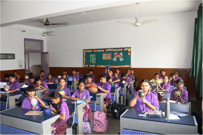 POT DECORATION COMPETITION OF CLASS V