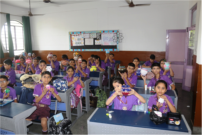 POT DECORATION COMPETITION OF CLASS V