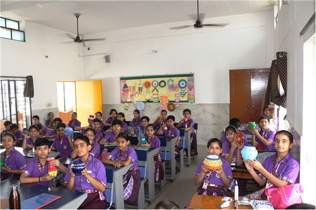 POT DECORATION COMPETITION OF CLASS V
