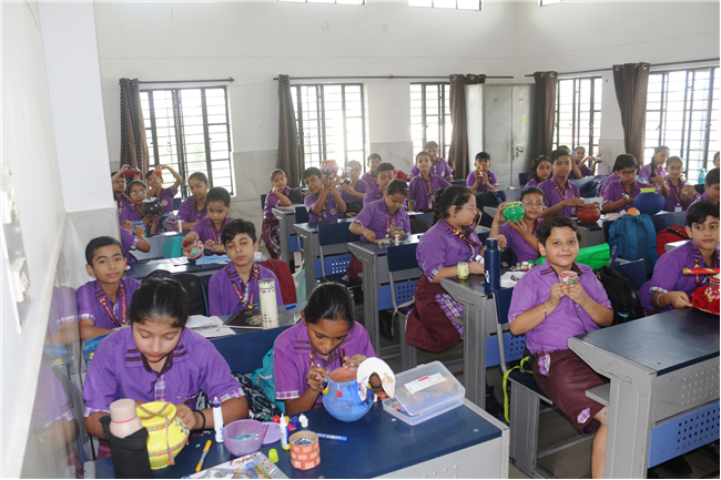 POT DECORATION COMPETITION OF CLASS V