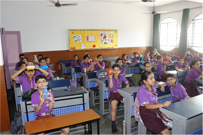 POT DECORATION COMPETITION OF CLASS V