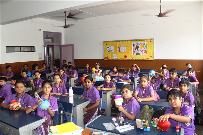 POT DECORATION COMPETITION OF CLASS V