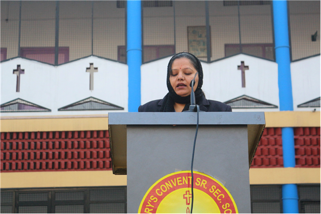 SANTA CAP DECORATION PRIZE DISTRIBUTION OF CLASS NURSERY, LKG & UKG