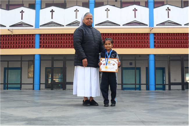 SANTA CAP DECORATION PRIZE DISTRIBUTION OF CLASS NURSERY, LKG & UKG