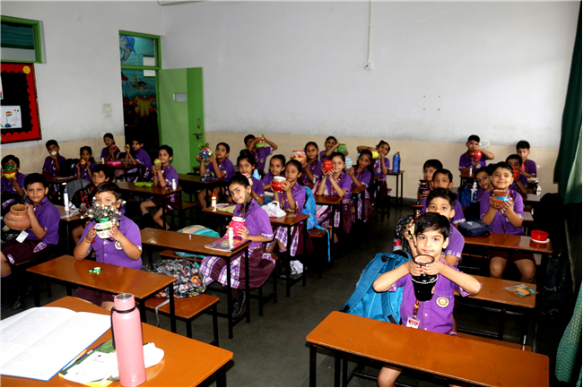 POT DECORATION ACTIVITY OF CLASS II