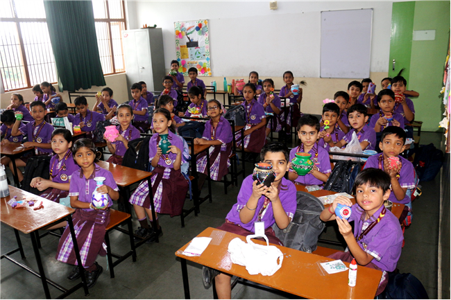 POT DECORATION ACTIVITY OF CLASS II