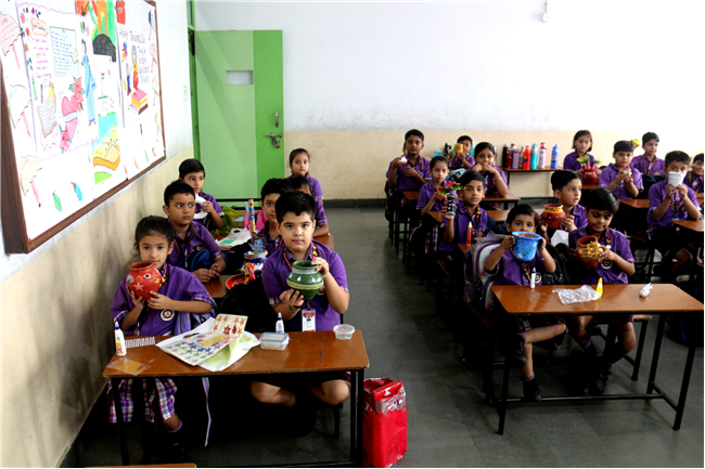 POT DECORATION ACTIVITY OF CLASS II