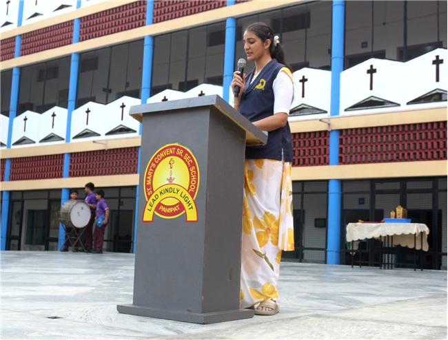 PRIZE DISTRIBUTION CEREMONY OF CLASS L.K.G