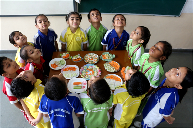 TRI-COLOUR SALAD MAKING ACTIVITY OF CLASS-I