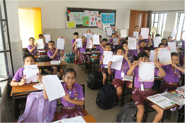 ENGLISH CALLIGRAPHY ACTIVITY OF CLASS IV