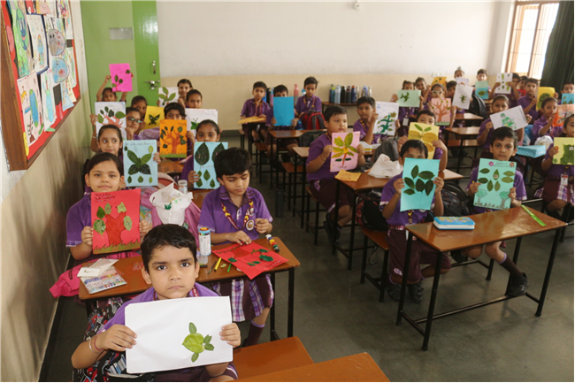 ART WITH LEAF ACTIVITY OF CLASS II