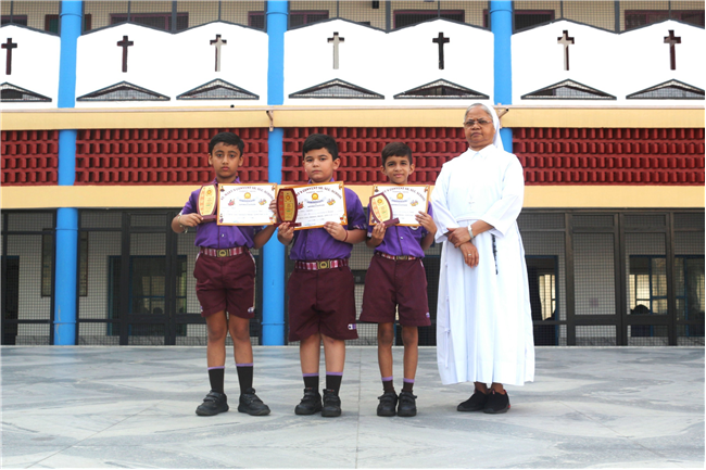 PRIZE DISTRIBUTION CEREMONY OF CLASS I TO V