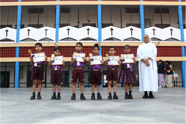PRIZE DISTRIBUTION CEREMONY OF CLASS I TO V