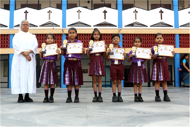 PRIZE DISTRIBUTION CEREMONY OF CLASS I TO V