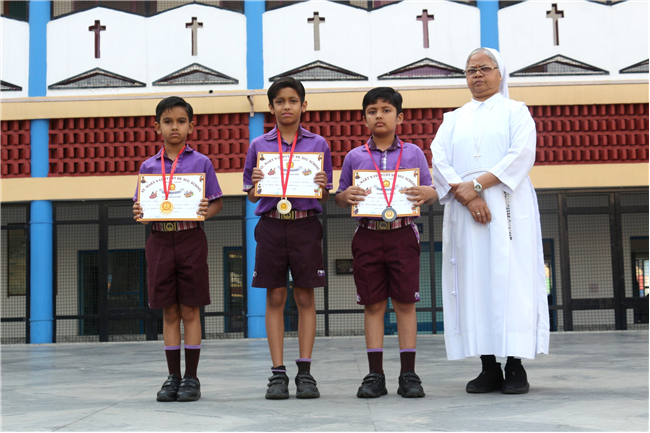 PRIZE DISTRIBUTION CEREMONY OF CLASS I TO V