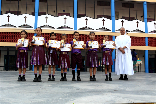 PRIZE DISTRIBUTION CEREMONY OF CLASS I TO V